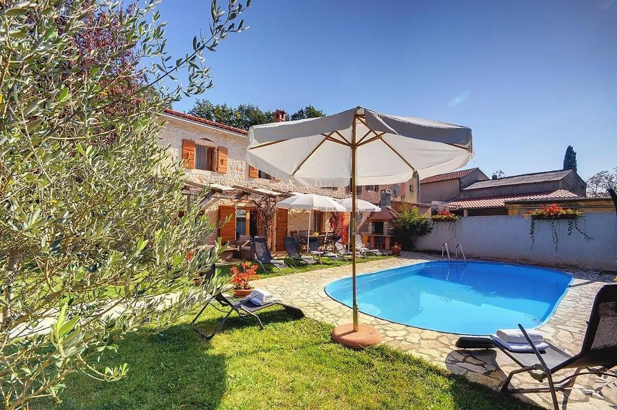 بيت للعطل Villa Katarina Žminj كرواتيا