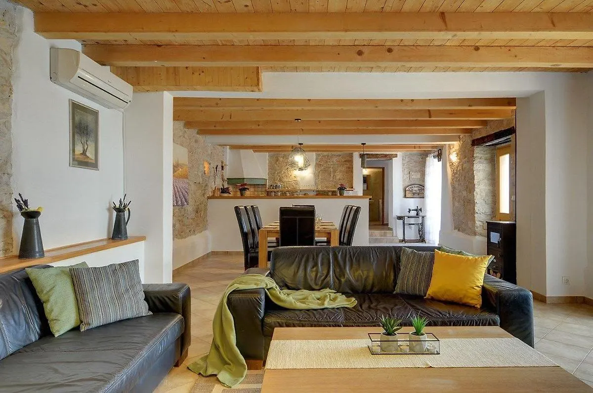 Villa Katarina Žminj بيت للعطل