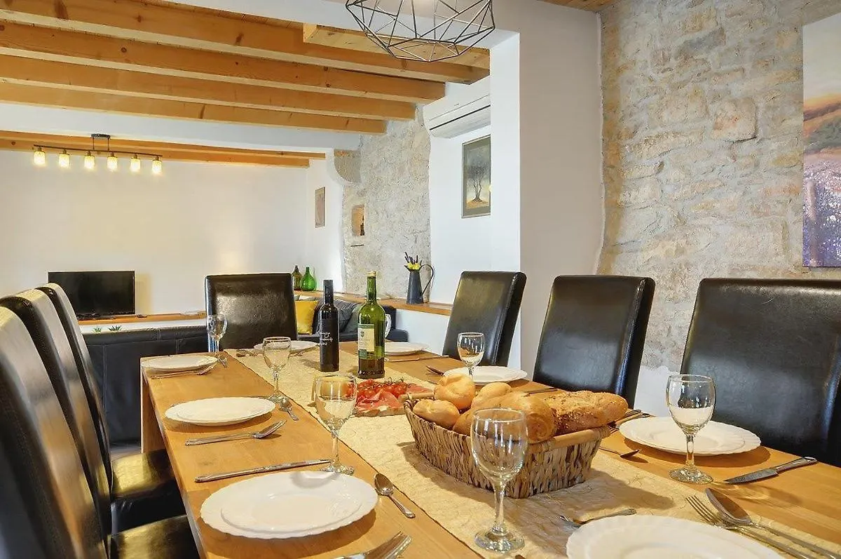 Villa Katarina Žminj بيت للعطل